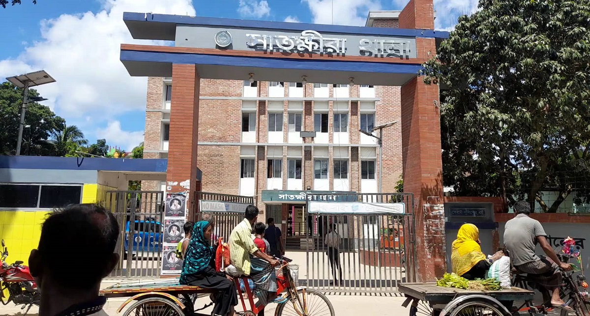 চুরি করতে গিয়ে ধরা, গণপিটুনি থেকে বাঁচতে ৯৯৯ এ ফোন পাঁচ চোরের