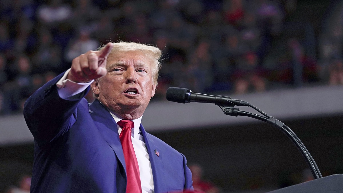 বাইডেনের বোকামির জন্য তৃতীয় বিশ্বযুদ্ধের শঙ্কা: ট্রাম্প