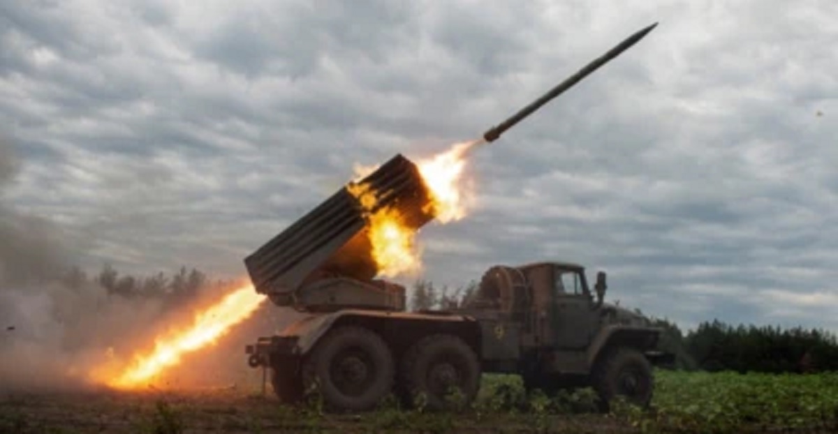 কিয়েভসহ ইউক্রেনের বিভিন্ন অঞ্চলে ব্যাপক ক্ষেপণাস্ত্র হামলা