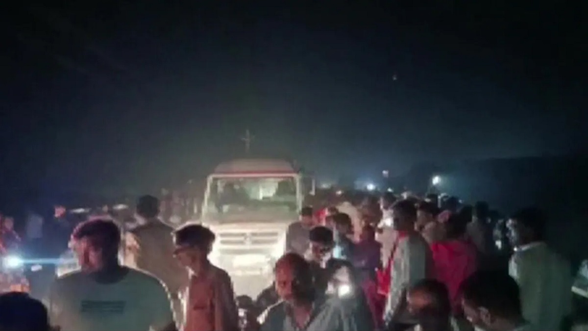 উত্তর প্রদেশে ট্রাক্টর-ট্রলি পুকুরে পড়ে নিহত ২৬