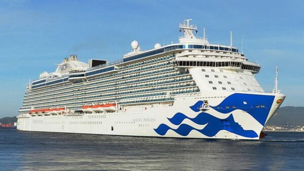 সিডনিতে ৮০০ কোভিড পজেটিভ যাত্রী নিয়ে নোঙর করলো জাহাজ!