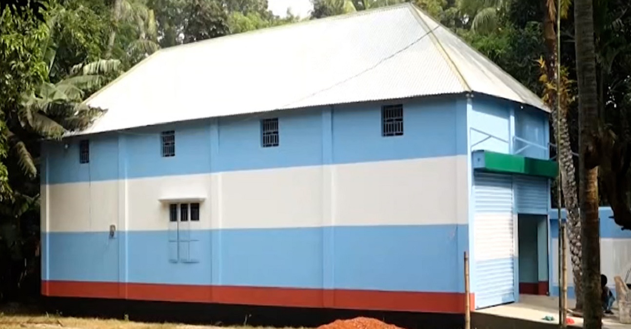 মানিকগঞ্জে ভক্তের ‘আর্জেন্টিনা বাড়ি’