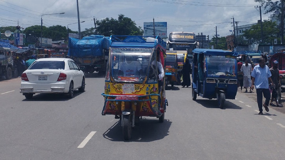বরিশালে ৪-৫ নভেম্বর বাস ও থ্রি হুইলার মালিক সমিতির ধর্মঘট