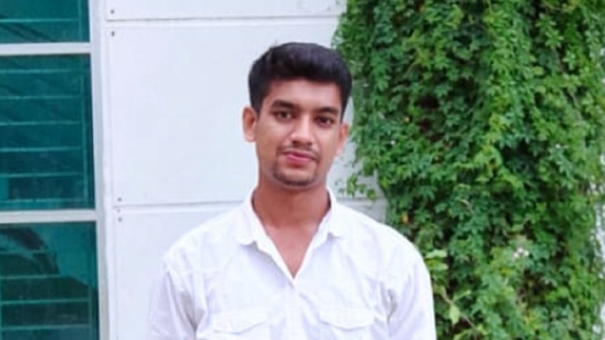 খুলনায় ট্রাক চাপায় পুলিশ সদস্য নিহত