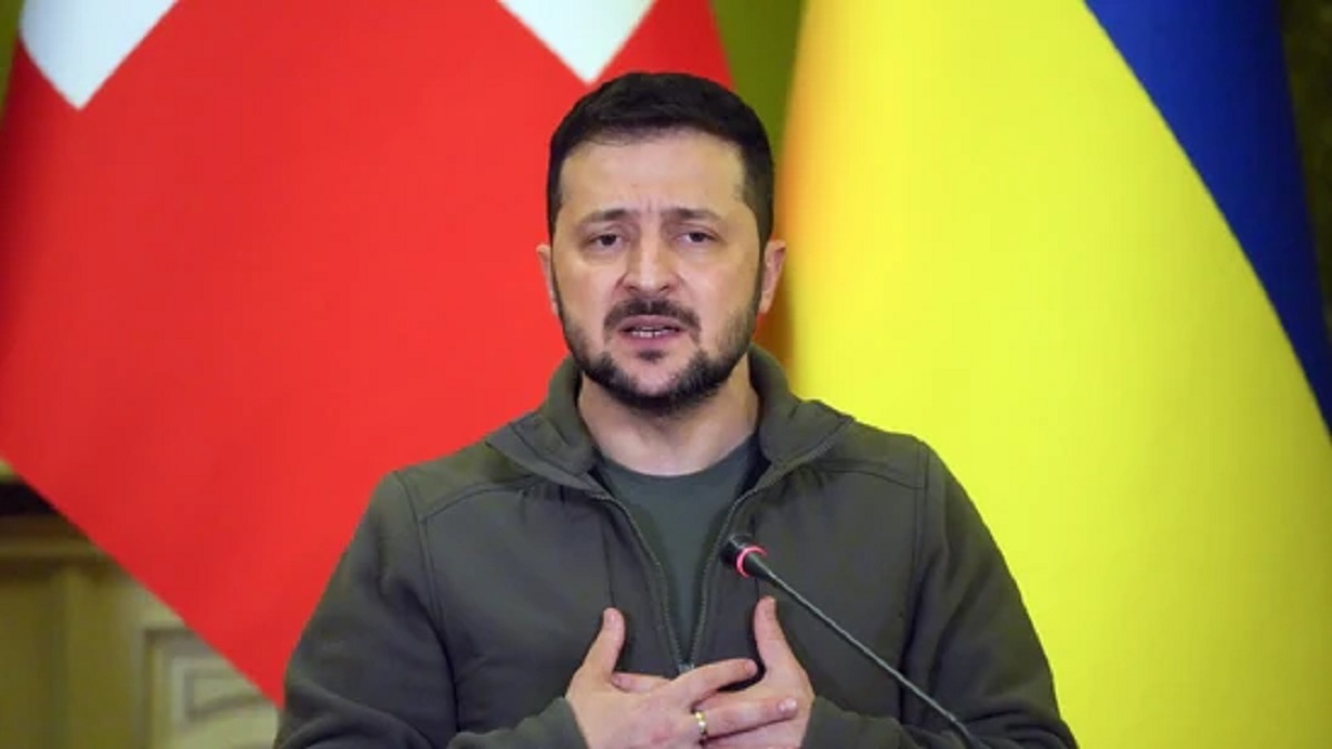 রুশ হামলায় ৪৫ লাখ মানুষ বিদ্যুৎহীন, ৮-১০ ঘণ্টা চলছে লোডশেডিং: জেলেনস্কি