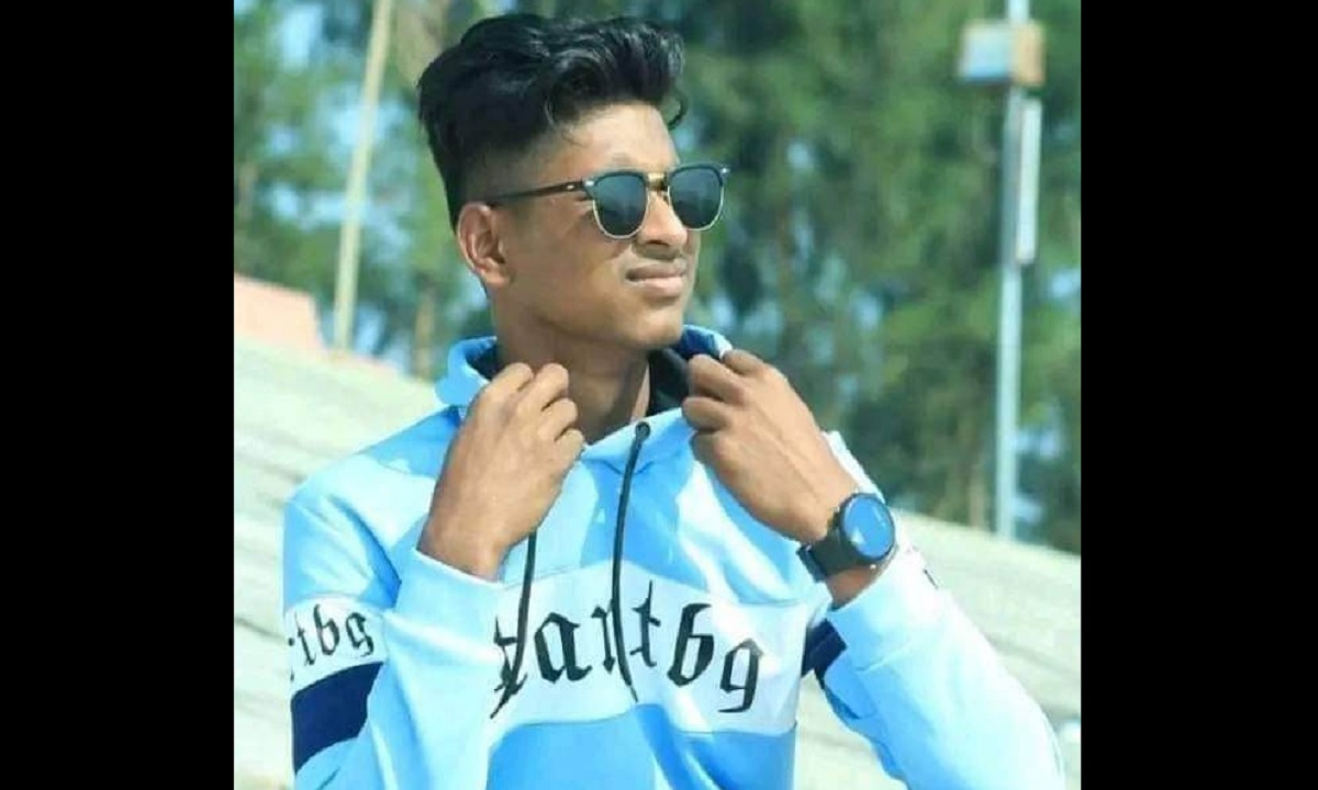 আর্জেন্টিনার পতাকা লাগাতে গিয়ে বিদ্যুৎস্পৃষ্টে স্কুলছাত্রের মৃত্যু