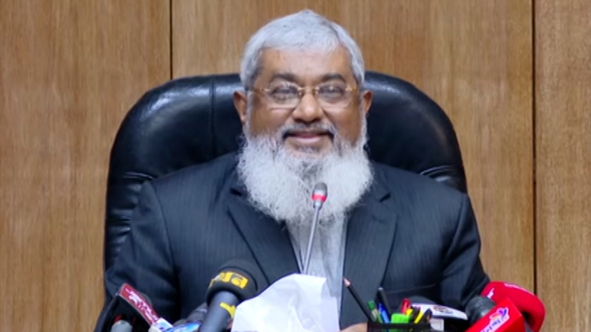 চাষ না করলে জমি খাস হওয়ার তথ্য সঠিক নয়: মন্ত্রিপরিষদ সচিব