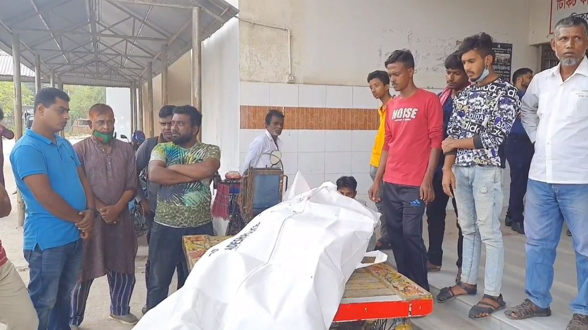 চুয়াডাঙ্গায় ট্রাকের চাকায় মাথা বিছিন্ন হয়ে প্রাণ গেল যুবকের