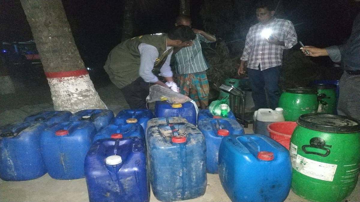 চিনি, ইউরিয়া, সোডা দিয়ে তৈরি মধু: “অর্গানিক বিডি” নামে বাজারে সয়লাব