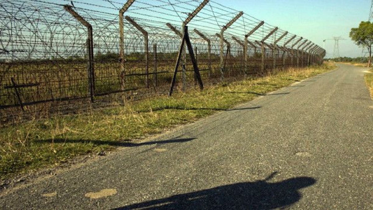 ফেনী সীমান্তে বাংলাদেশি নাগরিকের গলিত মরদেহ