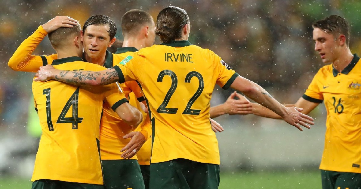 শুরুতেই পিছিয়ে পড়লো বিশ্বচ্যাম্পিয়নরা