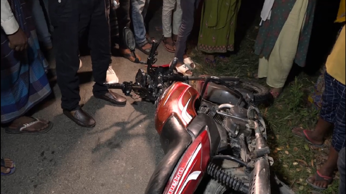 গোপালগঞ্জে বাসের চাপায় প্রাণ গেলো শ্যালক ও দুলাভাইয়ের