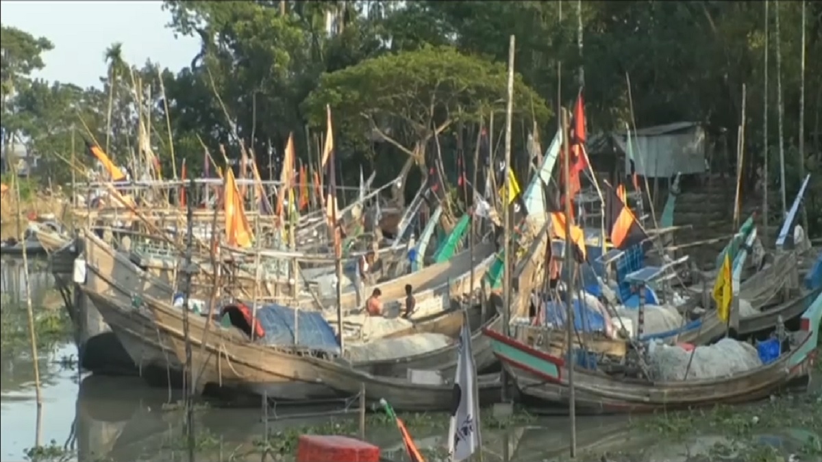 মেঘনা-তেঁতুলিয়ায় মিলছে না কাঙ্ক্ষিত ইলিশ