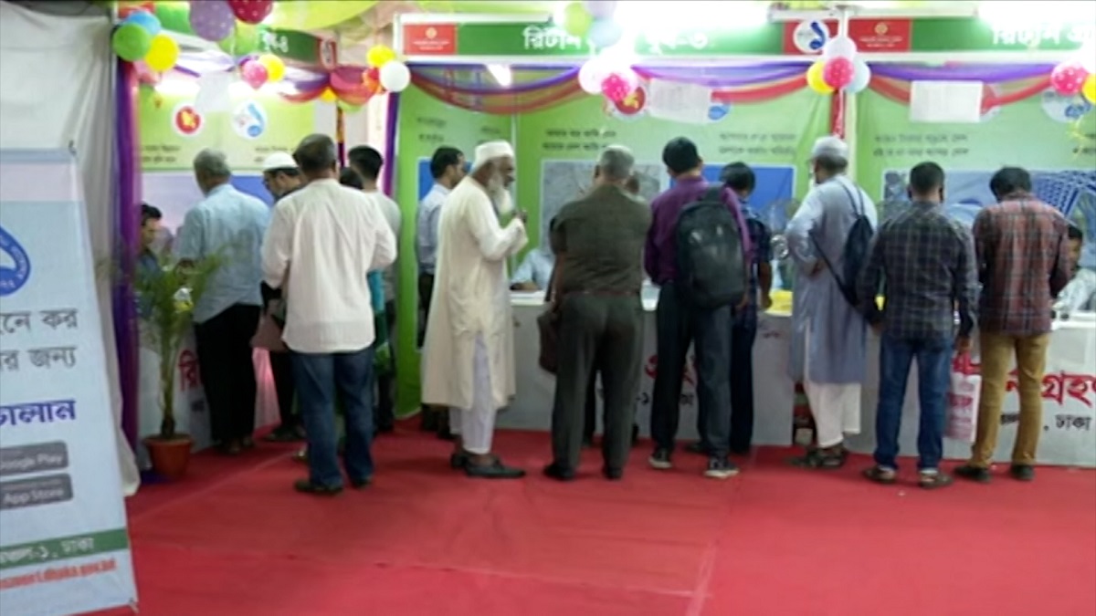 রিটার্ন দিতে কর অঞ্চলে ভিড়, হয়রানি ছাড়াই দাখিল করা যাচ্ছে