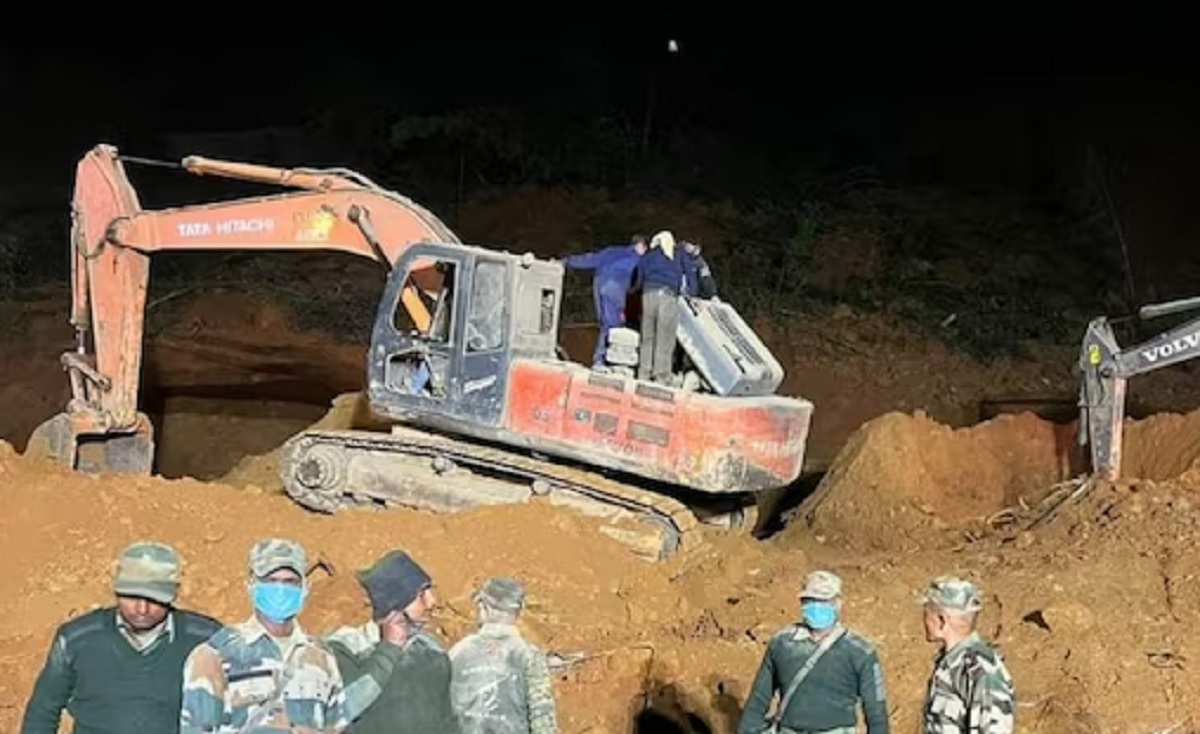 ভারতে পাথরের খনি ধসে নিহত ৮ শ্রমিক, আটকে অন্তত ১৫