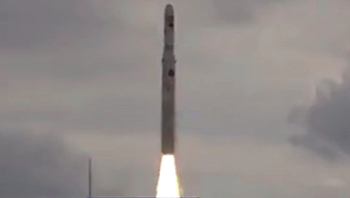 ফের স্যাটেলাইট বহনে সক্ষম রকেট উৎক্ষেপণ ইরানের