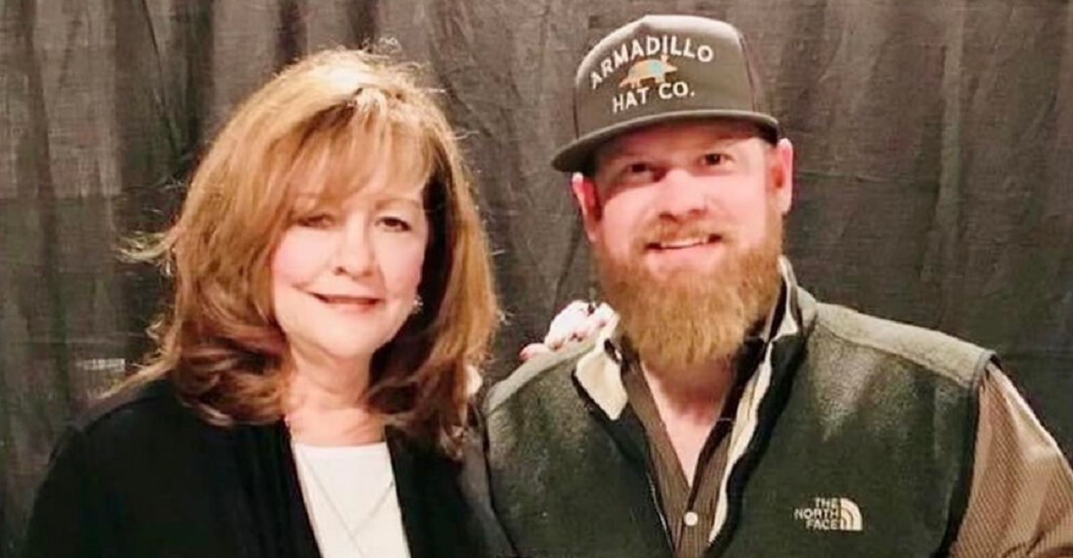 বিয়ের মাত্র কয়েক ঘণ্টা পর মারা গেলেন গায়ক জেক ফ্লিন্ট