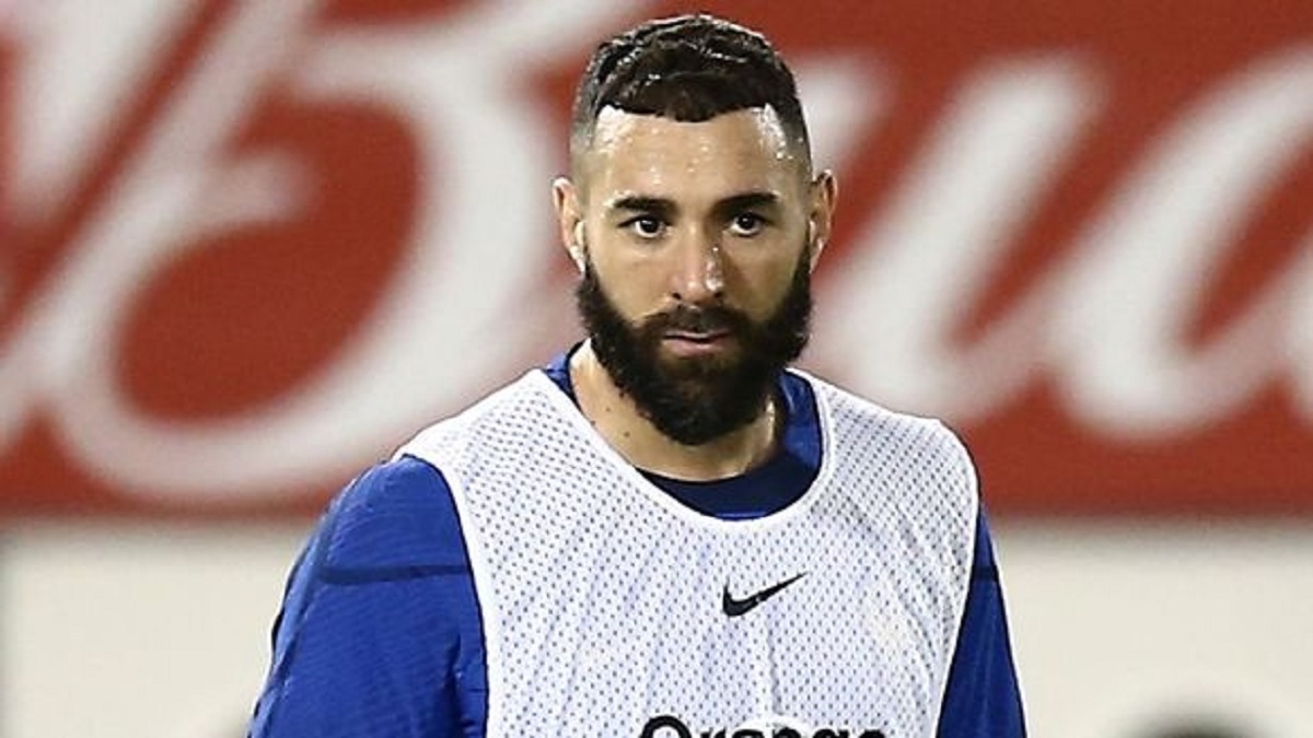 বিশ্বকাপ থেকে বাদ পড়ে বেনজেমার আবেগঘন টুইট