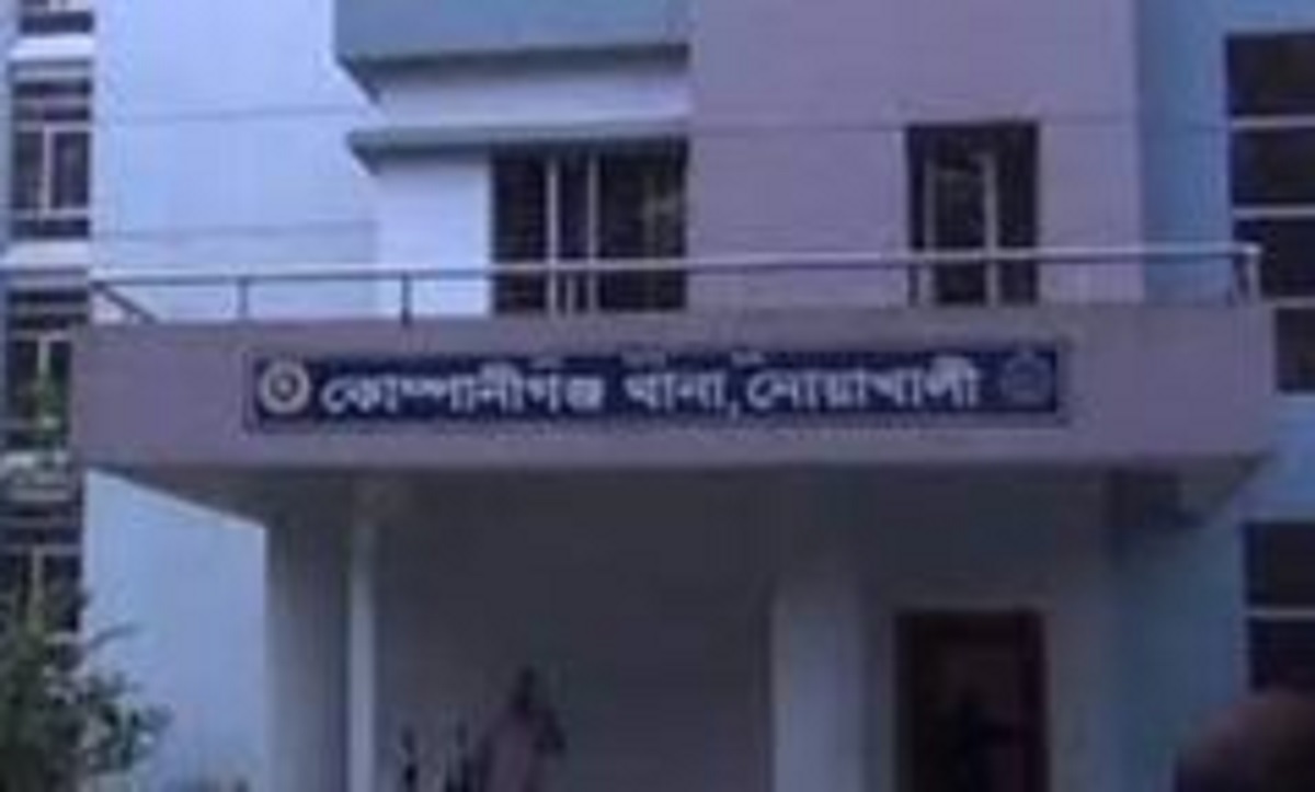 বাবার কাছ থেকে জমি রেজিস্ট্রি না পেয়ে বিষপানে আত্মহত্যা মেয়ের