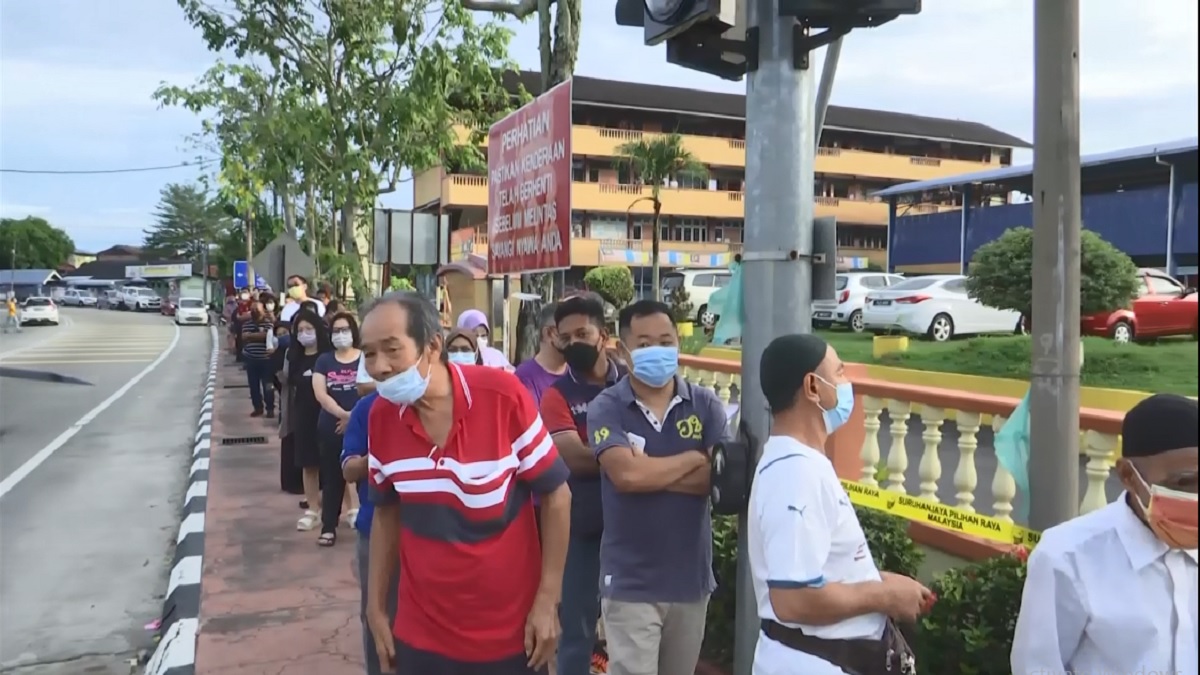 মালয়েশিয়ায় চলছে ১৫তম সাধারণ নির্বাচনের ভোটগ্রহণ