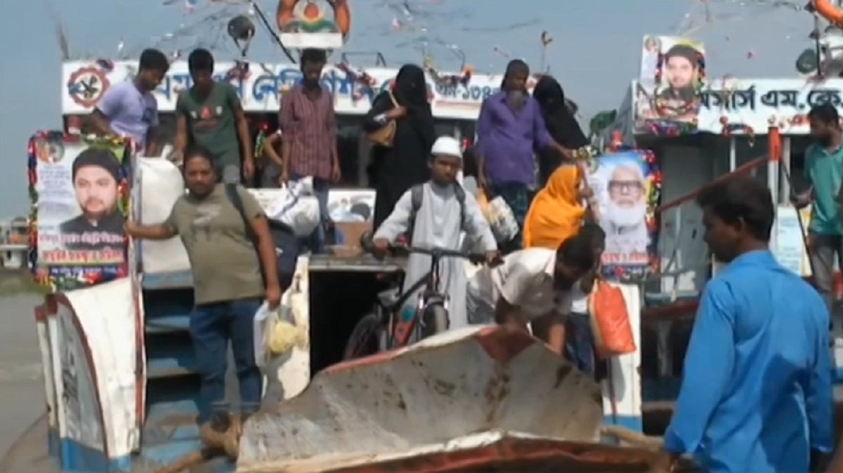 ফরিদপুর-দোহার রুটে চলছে মাওয়ার সেসব লঞ্চ