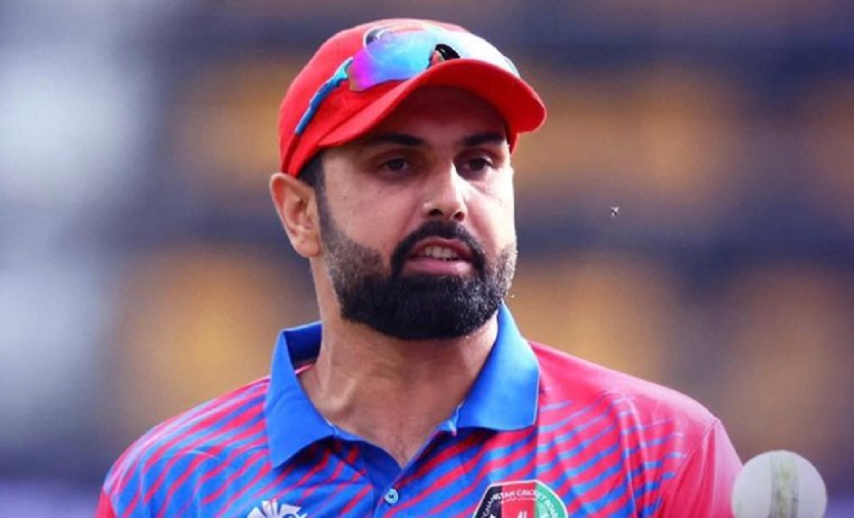 অধিনায়কের পদ থেকে সরে দাঁড়ালেন মোহাম্মদ নবী