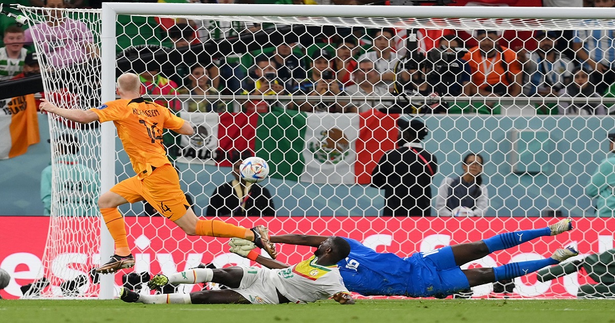 শেষ ১০ মিনিটে জয় ছিনিয়ে নিলো নেদারল্যান্ডস