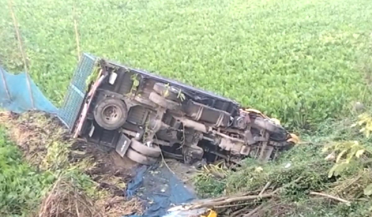 পাবনায় ট্রাকচাপায় নিহত ২