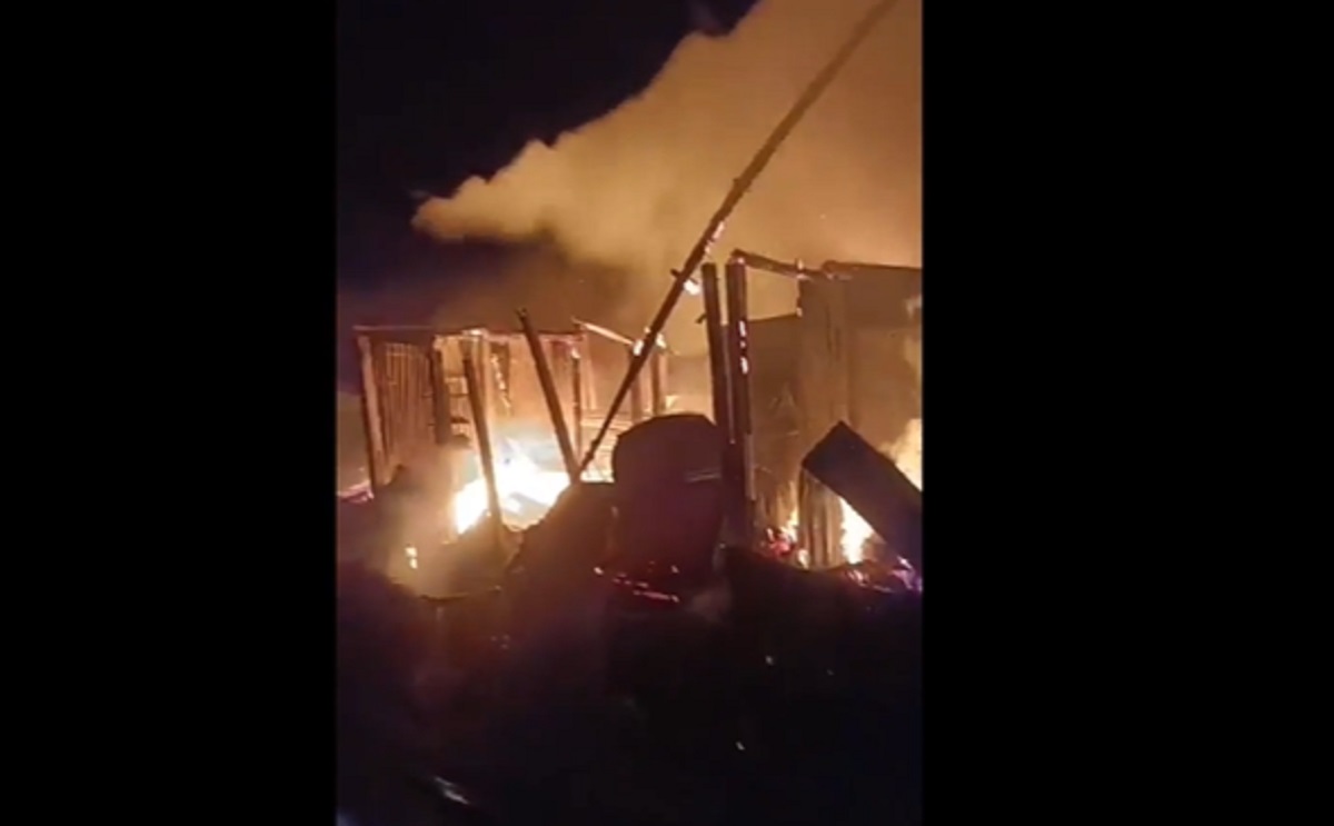 পঞ্চগড়ে আগুনে পুড়লো অর্ধশত দোকান