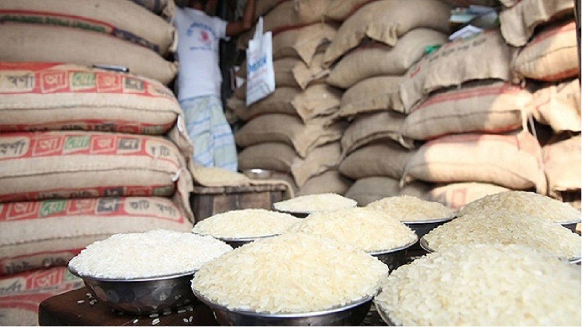 ফের চালের বাজারে উত্তাপ, কেজিতে বৃদ্ধি ৪-৫ টাকা