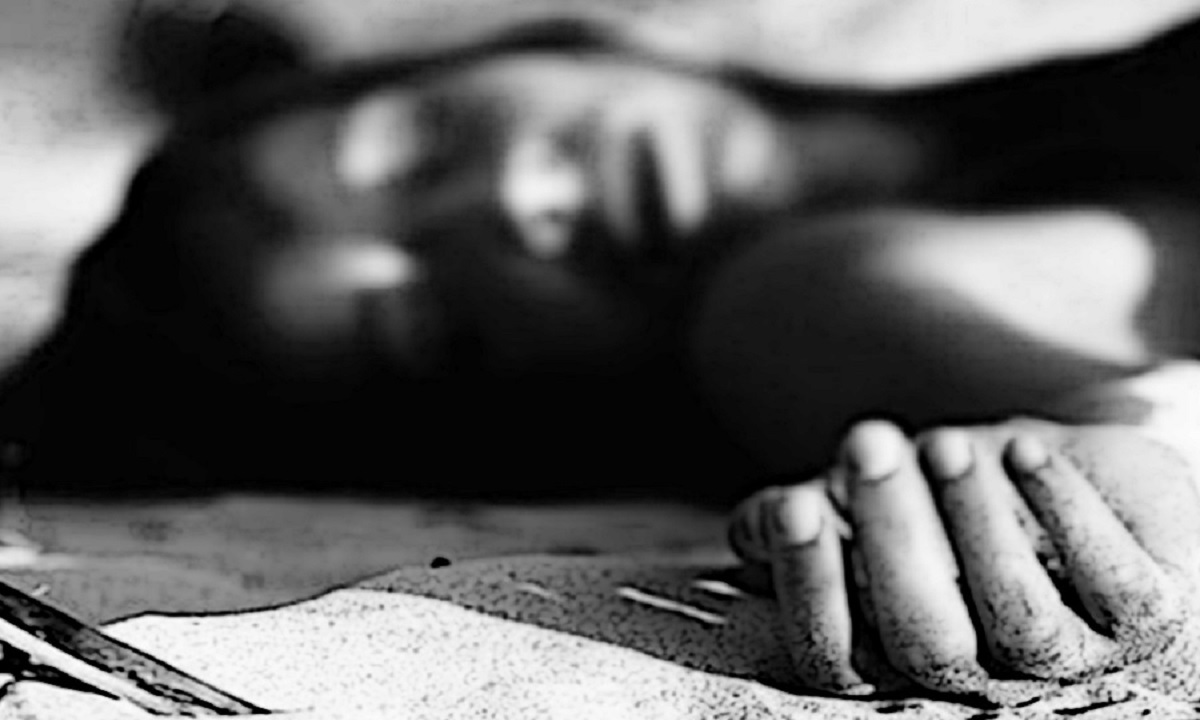 চাচাতো ভাইয়ের সাথে বিয়ে না দেয়ায় আত্মঘাতী তরুণী