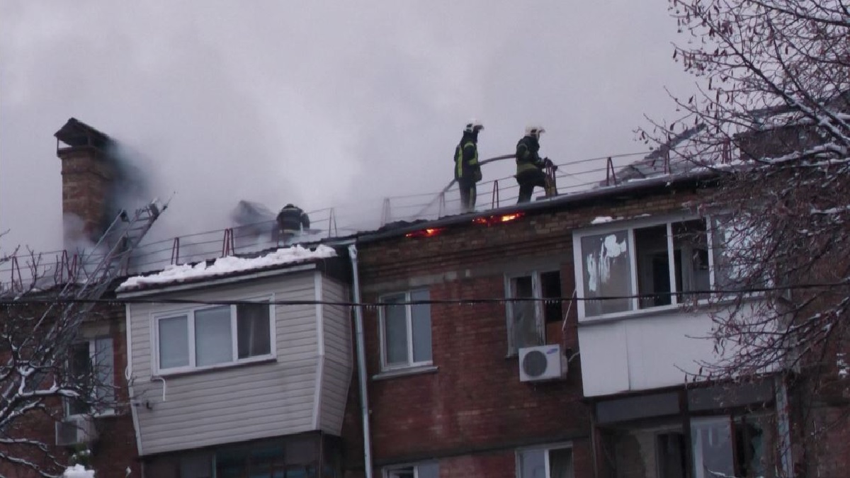 ইউক্রেনের বিদ্যুৎ ব্যবস্থাকে টার্গেট করে রাশিয়ার বড় ধরনের হামলা