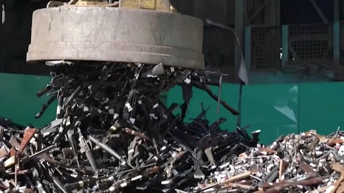 অপরাধ কমাতে সাড়ে ১৭ হাজার অবৈধ অস্ত্র ধ্বংস করলো চিলি সরকার