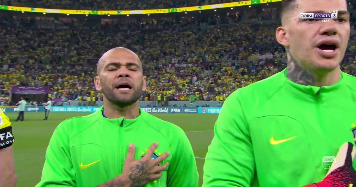 মাঠে নেমেই রেকর্ড গড়লেন দানি আলভেস