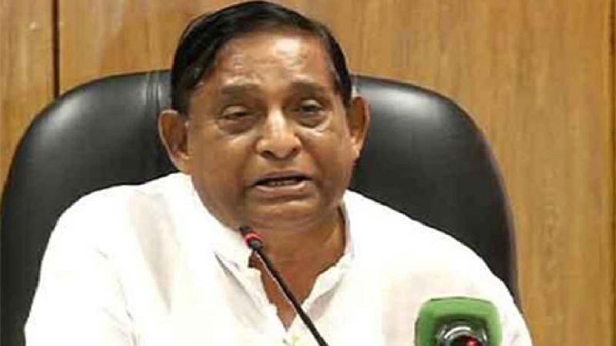 মুক্তিযোদ্ধাদের দেখলে চেয়ার ছেড়ে দাঁড়াতে হবে; সরকারি কর্মকর্তাদের প্রতি মায়া