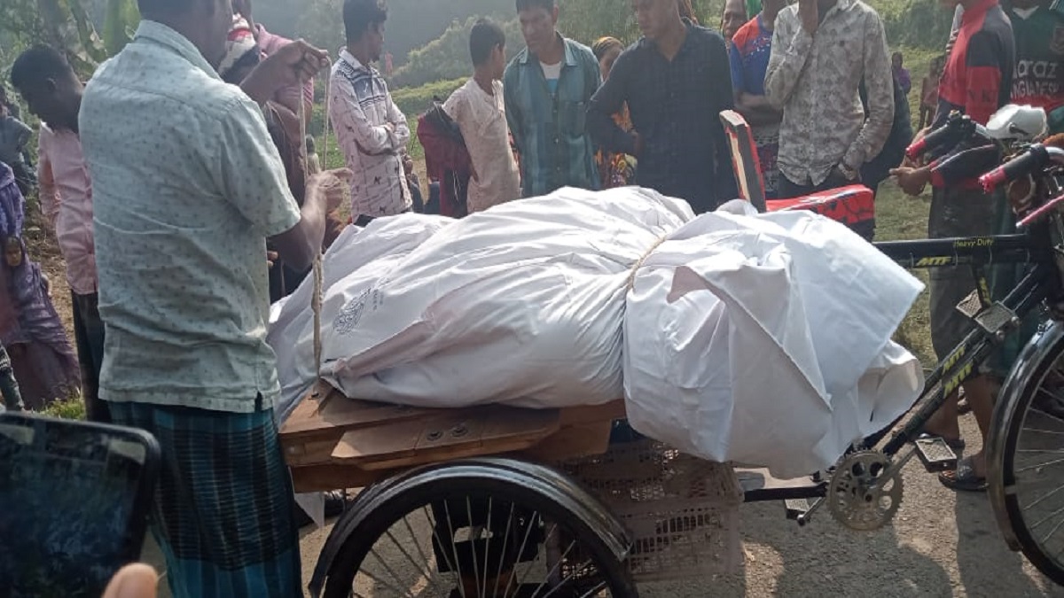 টাঙ্গাইলে ট্রাক চাপায় মোটরসাইকেল আরোহী মামা-ভাগ্নে নিহত