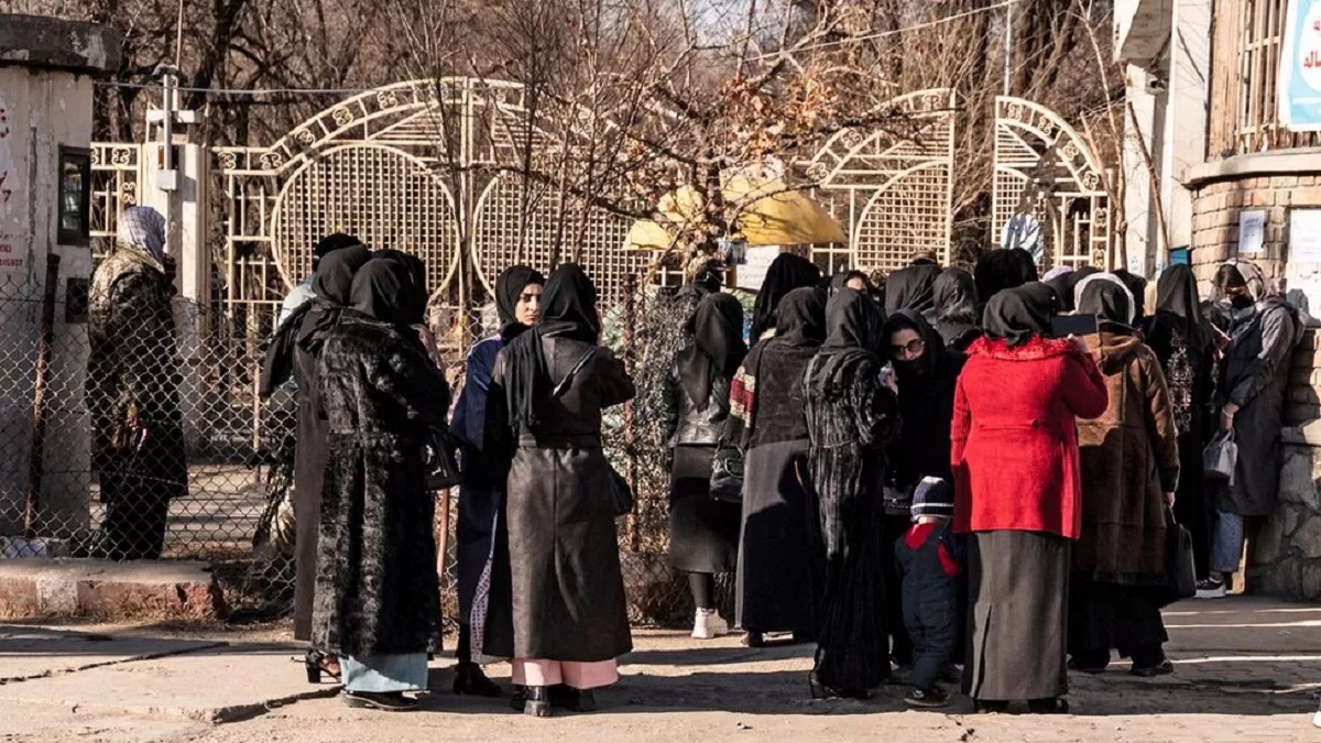 আফগানিস্তানে নারী শিক্ষার্থী নিষিদ্ধের প্রতিবাদে বিক্ষোভ, গ্রেফতার ৮