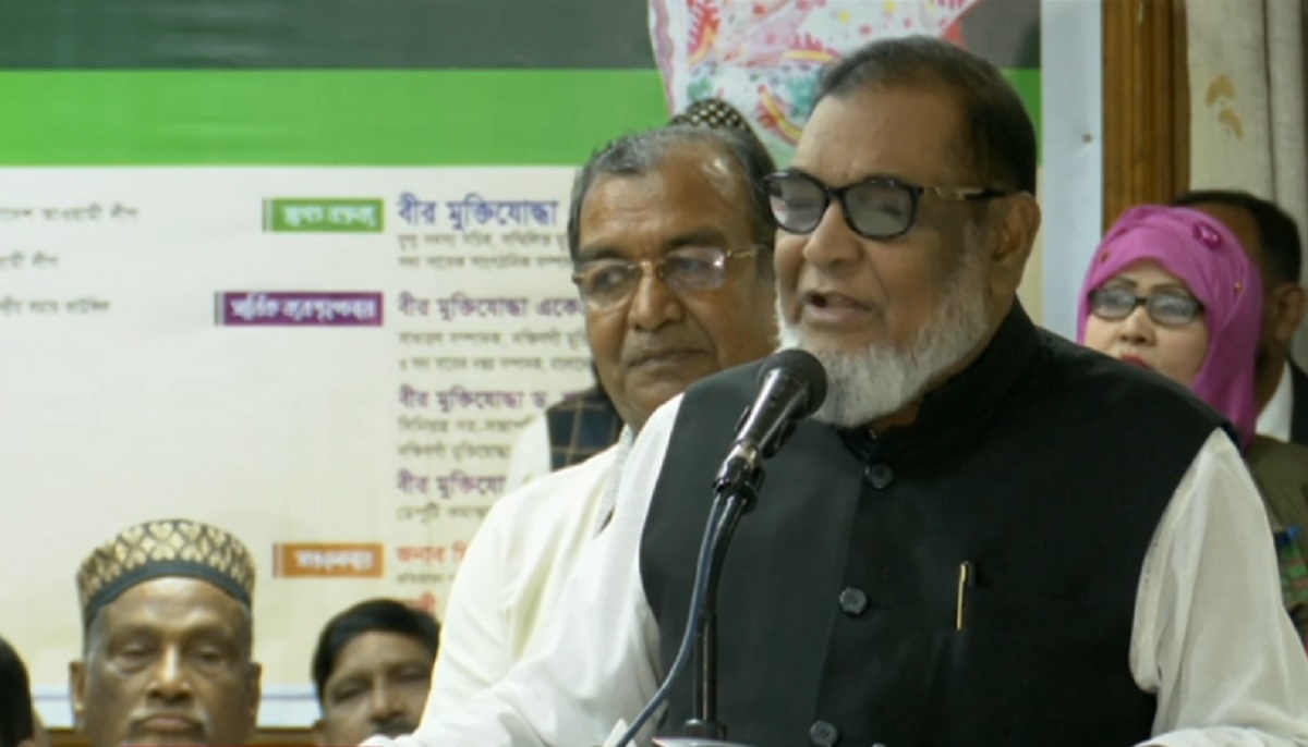 মুক্তিযোদ্ধাদের সুযোগ-সুবিধা বাড়ানোর পরিকল্পনা করছে সরকার: আ ক ম মোজাম্মেল হক