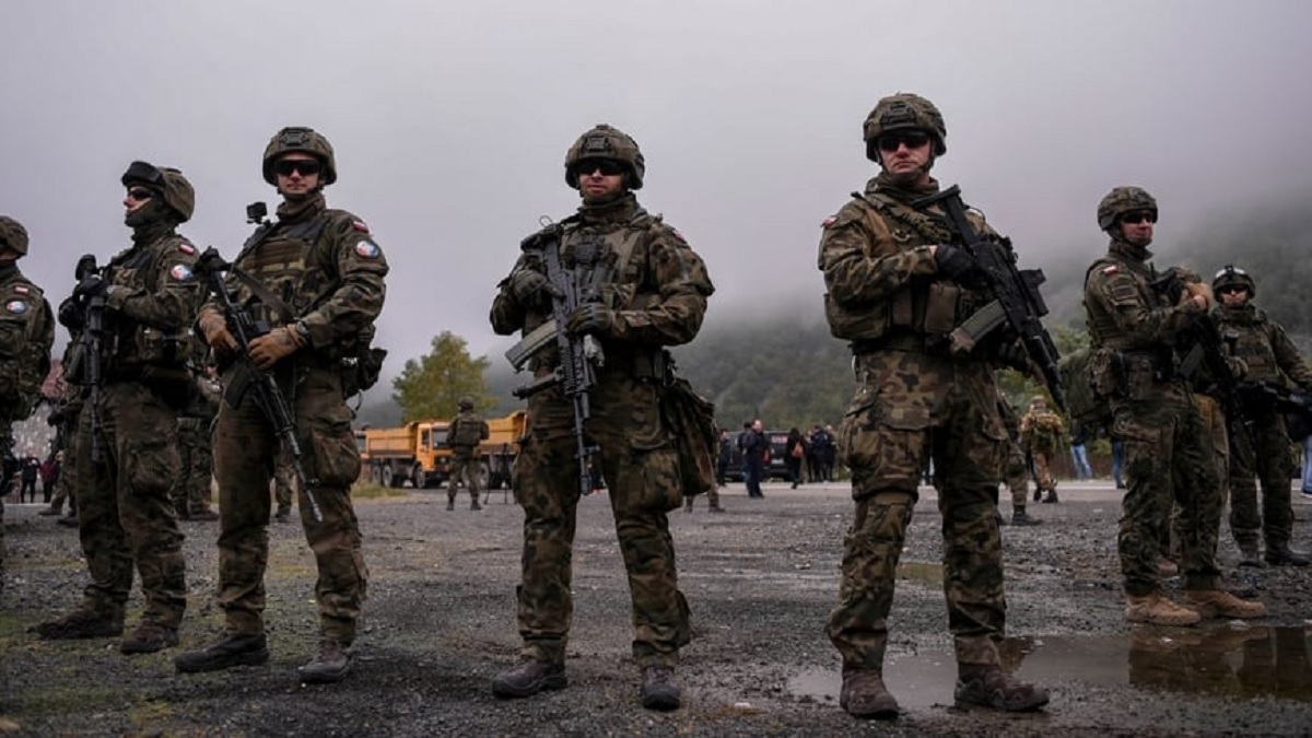 বলকানে উত্তেজনা; সীমান্তে সেনা বাড়িয়েছে কসোভো-সার্বিয়া