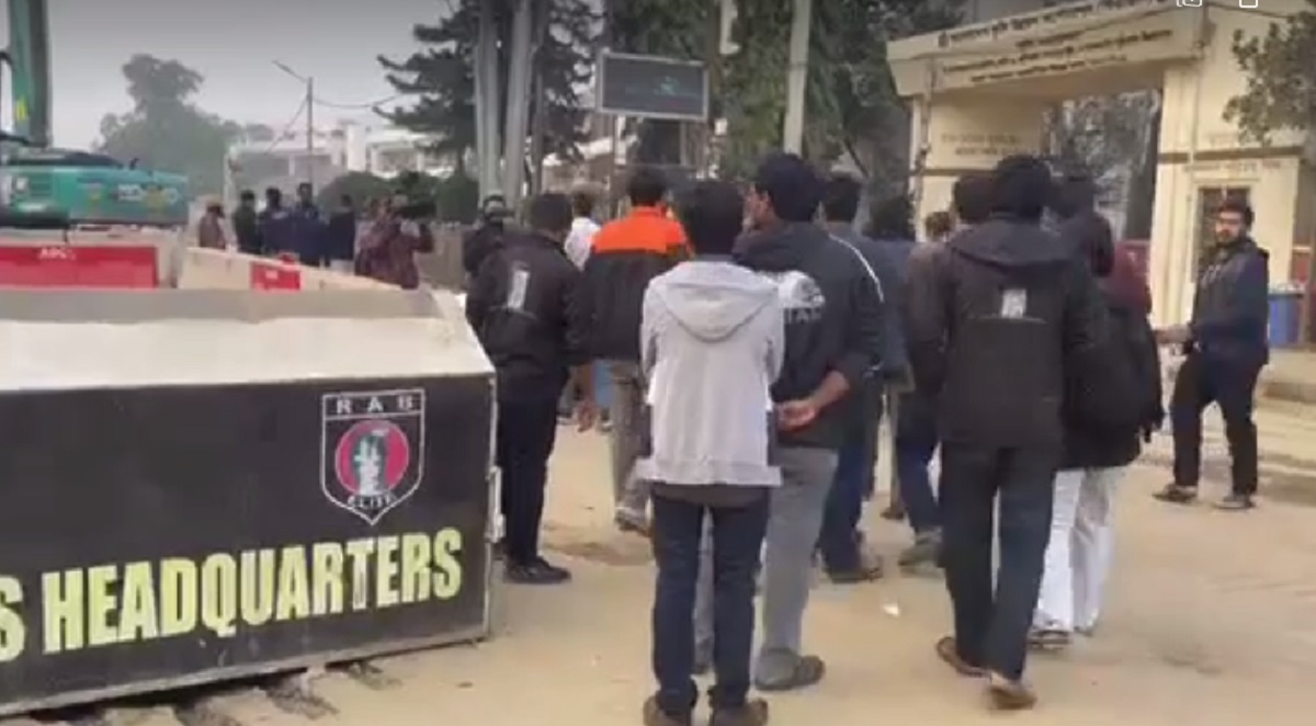 ফারদিন হত্যা: র্যাবের হেডকোয়ার্টারে গিয়েছেন বুয়েট শিক্ষার্থীরা