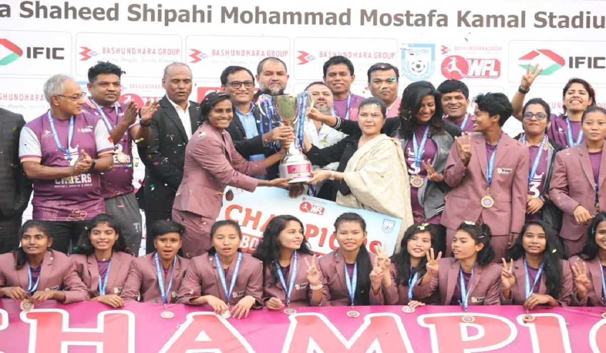 হ্যাটট্রিক লিগ শিরোপা জিতলো বসুন্ধরা কিংসের মেয়েরা