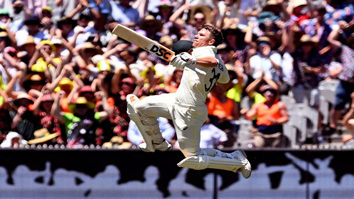 ওয়ার্নারের ডাবল সেঞ্চুরিতে রানের পাহাড়ের পথে অস্ট্রেলিয়া