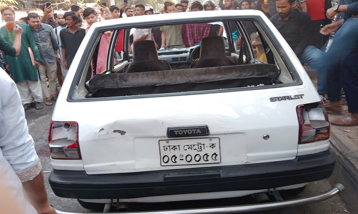 পেছন থেকে চিৎকার করলেও গাড়ি থামাননি চালক