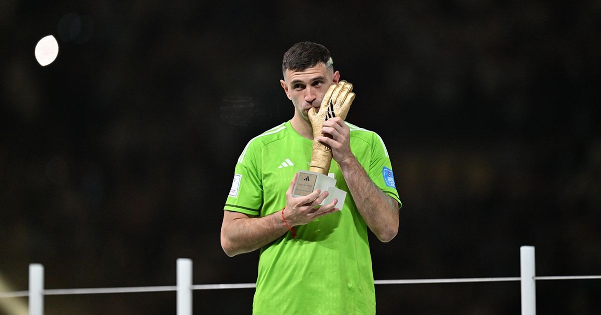 রাশিয়া বিশ্বকাপে ছিলেন দর্শক, কাতারে জিতলেন গোল্ডেন গ্লাভস