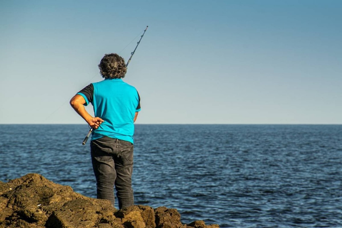 মাছ ধরায় আসক্ত স্বামী, তাই বিবাহবিচ্ছেদ