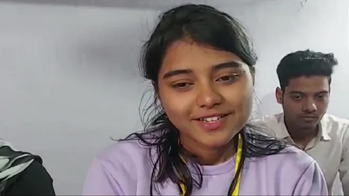 ভারতের প্রথম মুসলিম নারী ফাইটার পাইলট হতে যাচ্ছেন সানিয়া