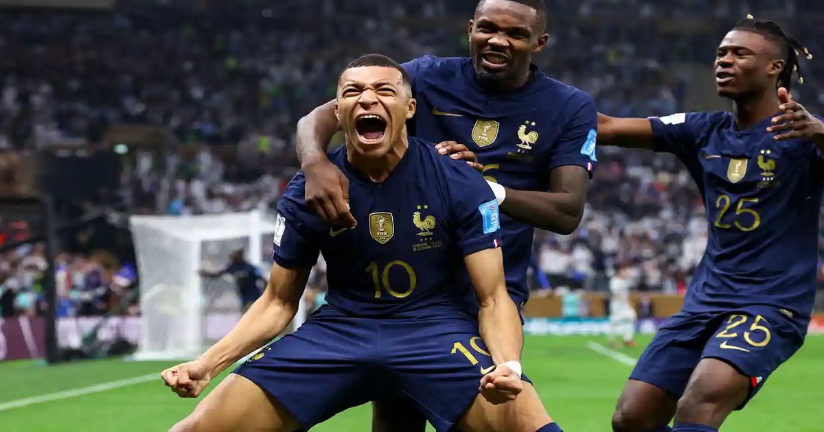 ৯৭ সেকেন্ডে ম্যাচের ভাগ্য ঘুরালেন এমবাপ্পে; ৯০ মিনিটে সমতা ২-২ গোলের