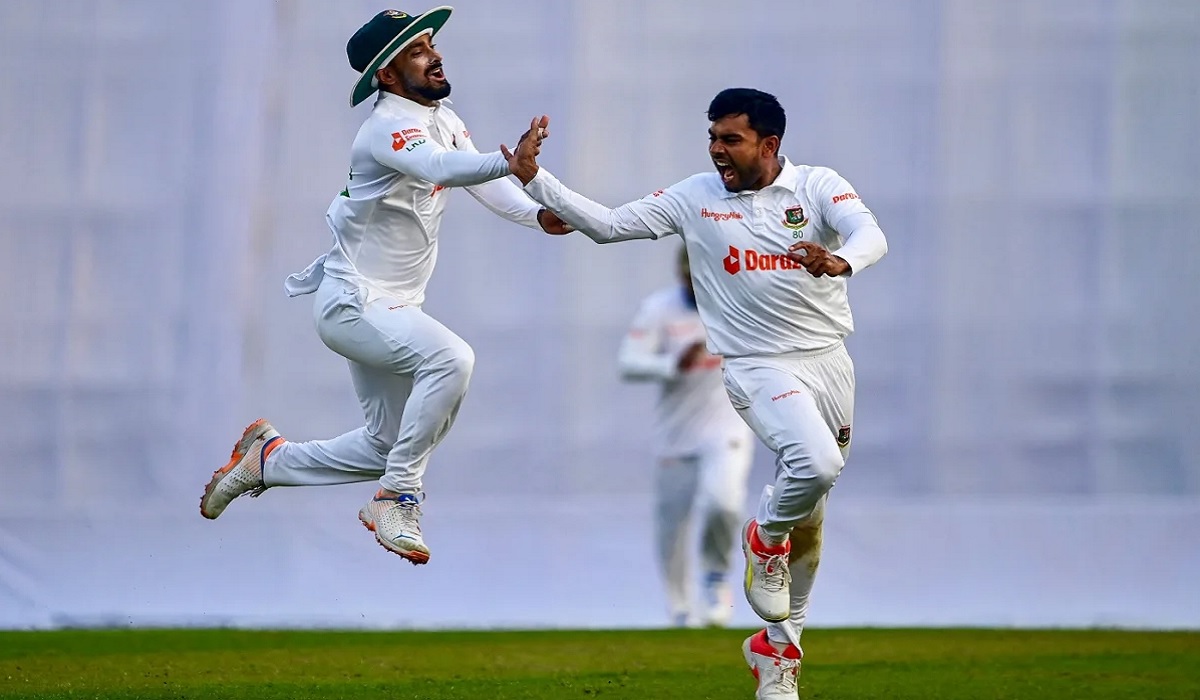 মিরাজ-সাকিবের ঘূর্ণিতে কাঁপছে ভারত, ফেভারিট বাংলাদেশ