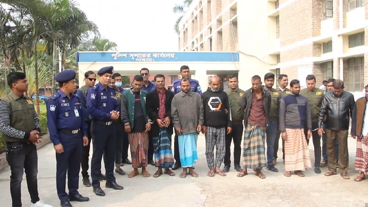 পাবনায় আন্তঃজেলা চোর ও ডাকাত চক্রের ৯ সদস্য গ্রেফতার