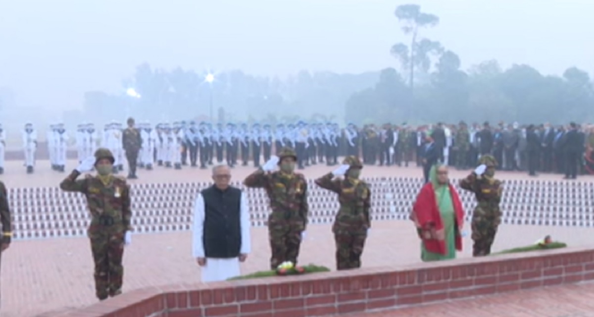 জাতীয় স্মৃতিসৌধে রাষ্ট্রপতি ও প্রধানমন্ত্রীর শ্রদ্ধা